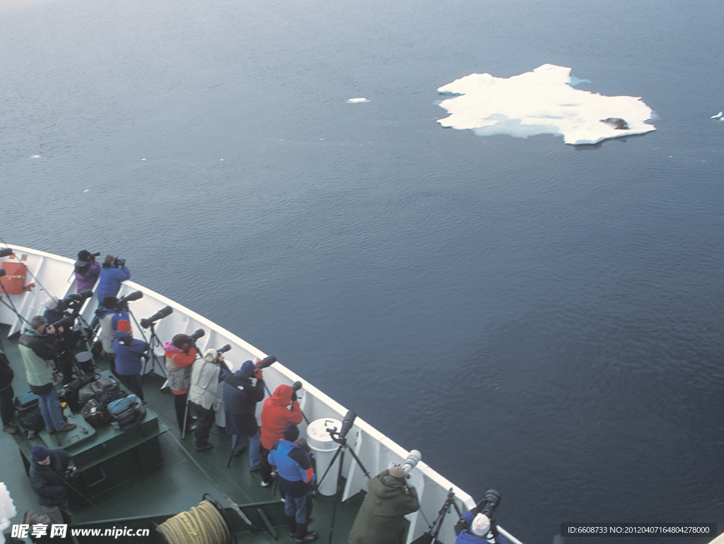 南极考察船上的摄影师