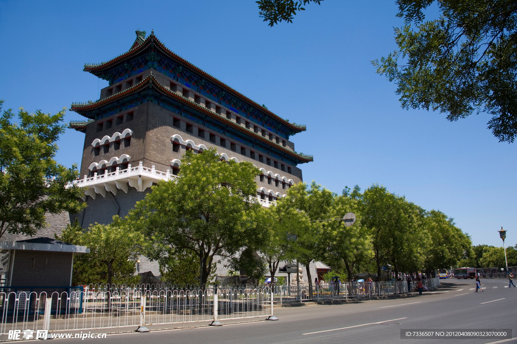 前门 古楼 树木