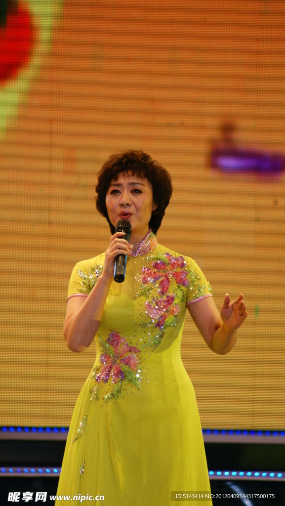 戏曲名家李胜素