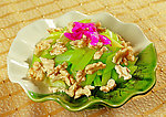 桃仁西芹拌樱花元