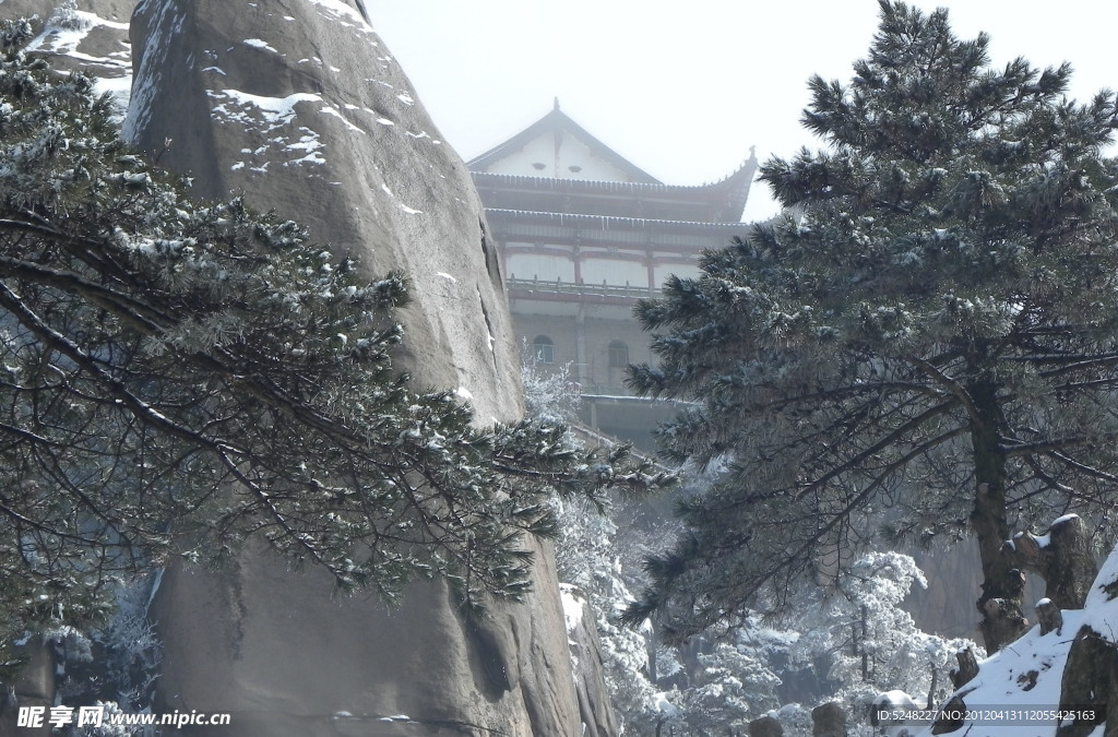 山中古寺 雪景