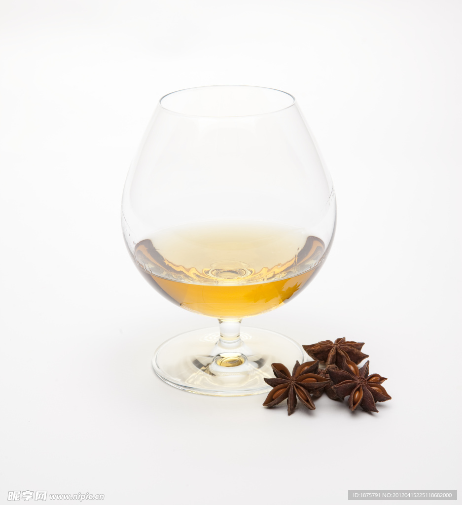 高脚酒杯