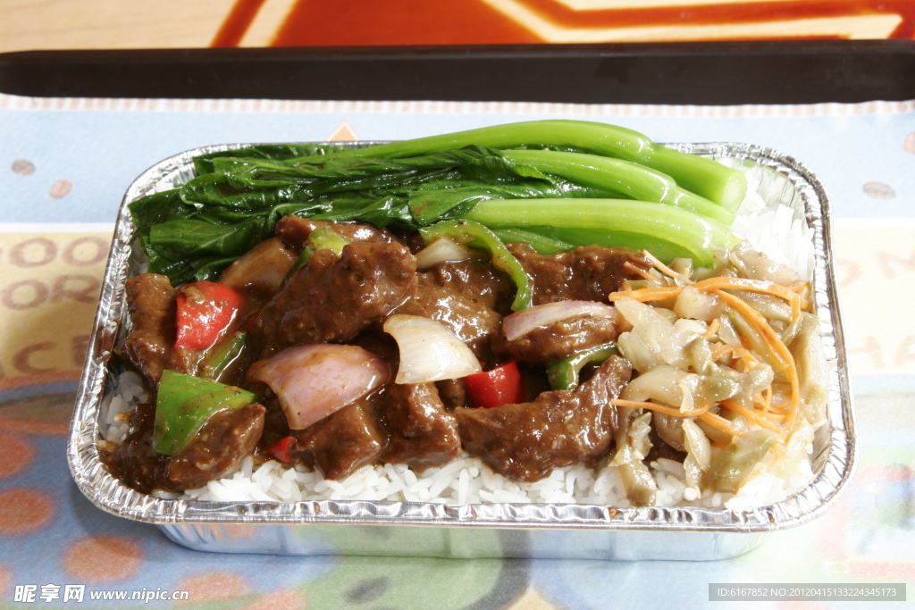 黑椒牛肉拌饭