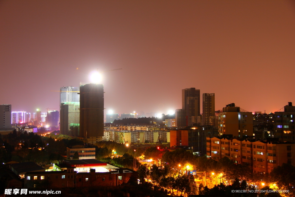 学府路夜景