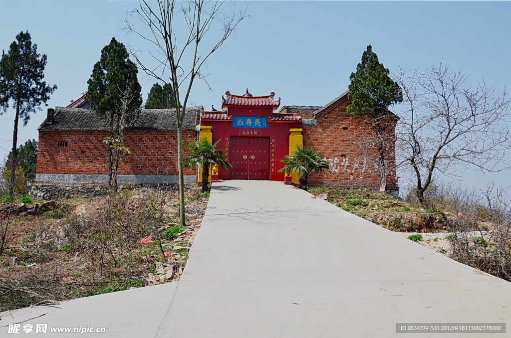 山顶的古寺