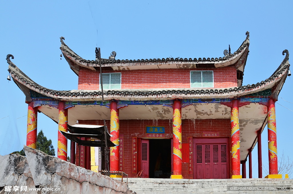 山顶的古寺