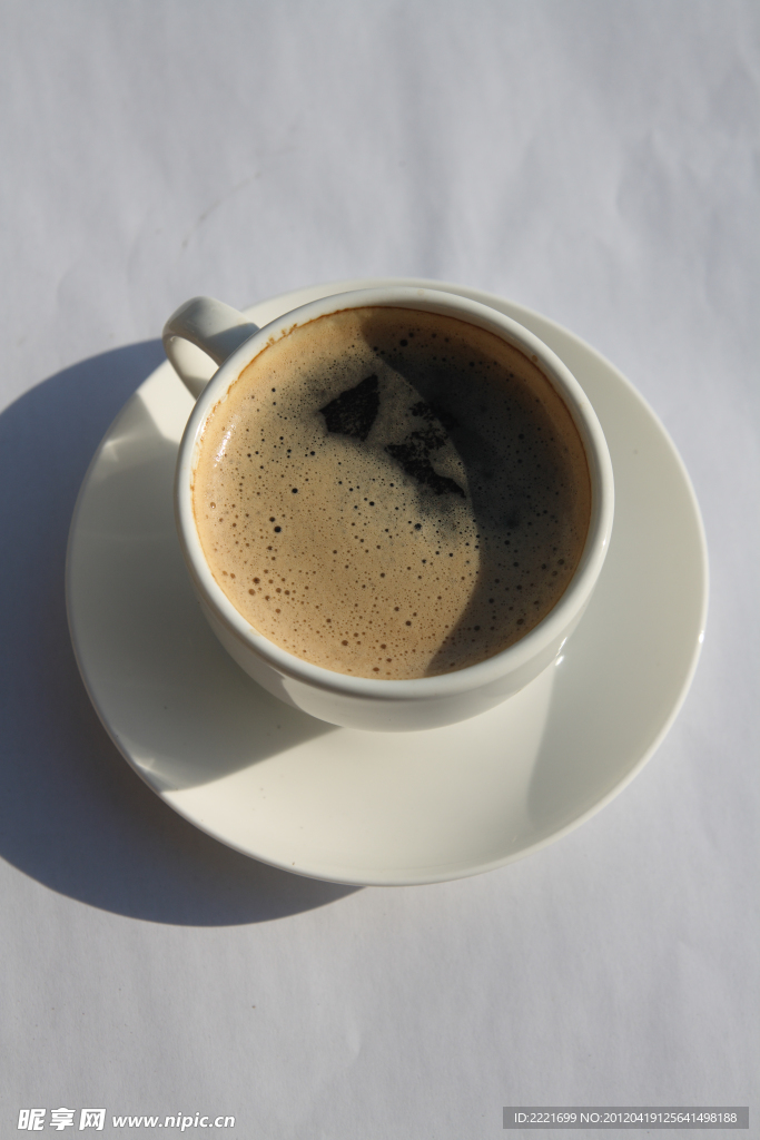 白色咖啡杯