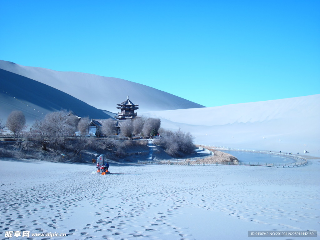 月牙泉