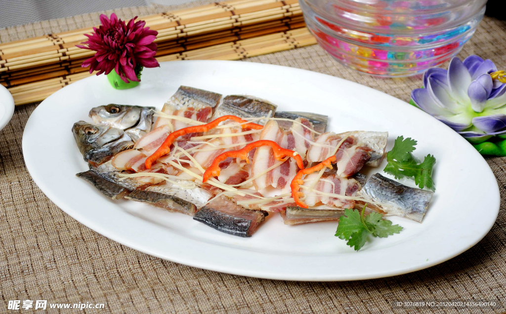 连州白腊肉蒸鲮鱼