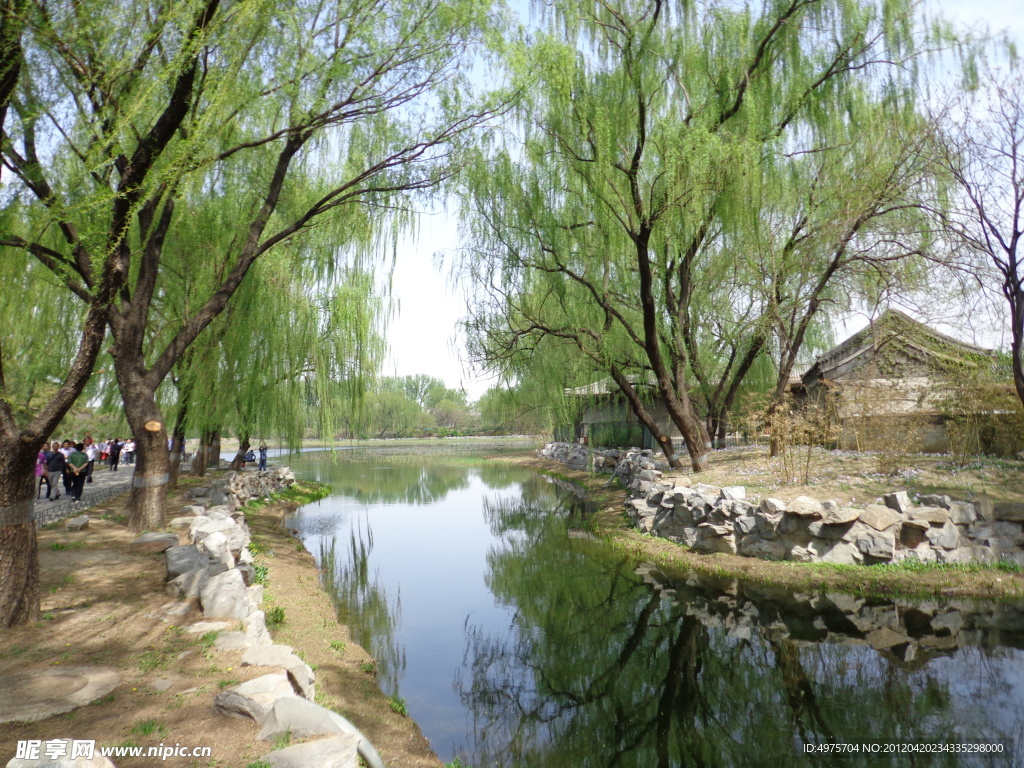 小河