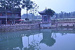 湖中小亭