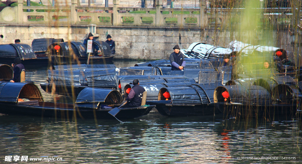 乌篷船