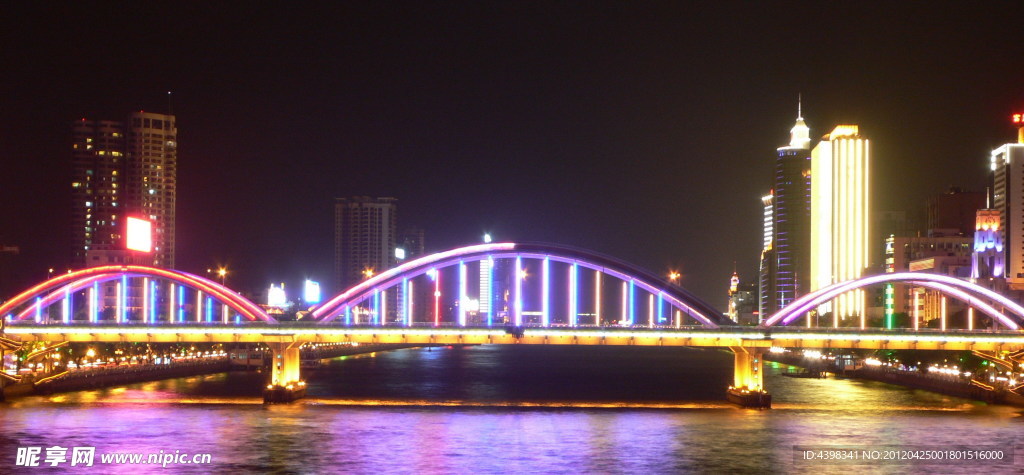 高架桥迷人夜景