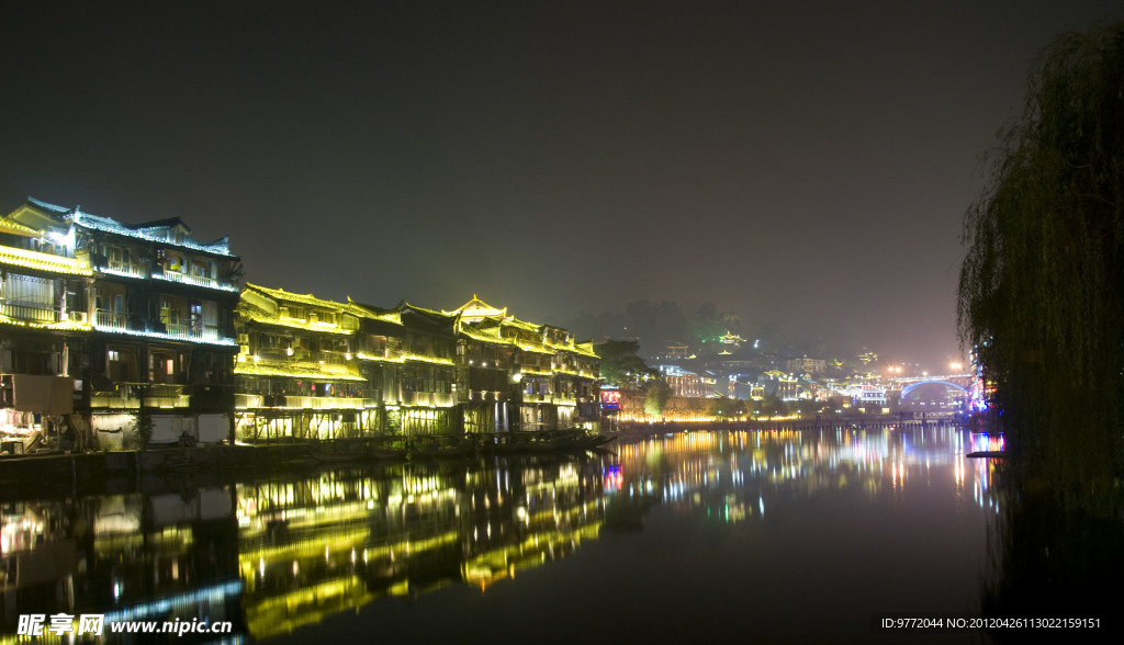 凤凰古城夜景