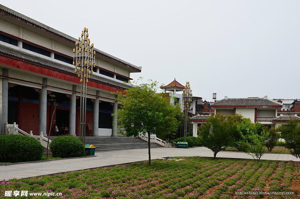 内河的园林