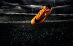 Nike橙色经典运动鞋
