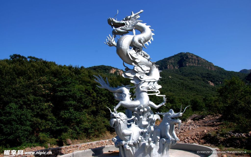 龙形石雕