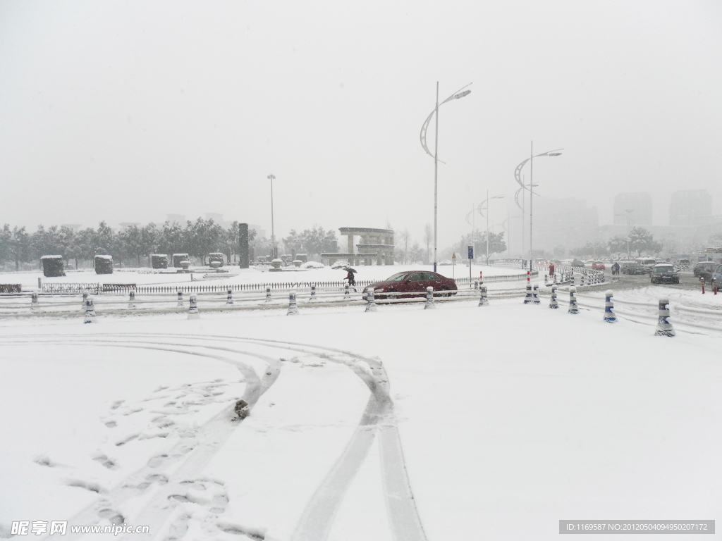 公园雪景