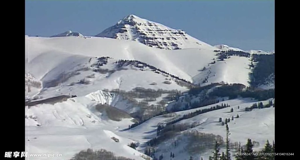 美丽的雪山风光