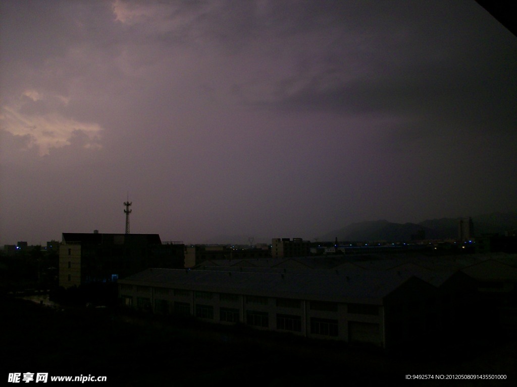 暴雨之前的天空