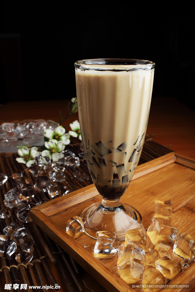 黑果冻奶茶