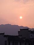 日落西山红霞飞