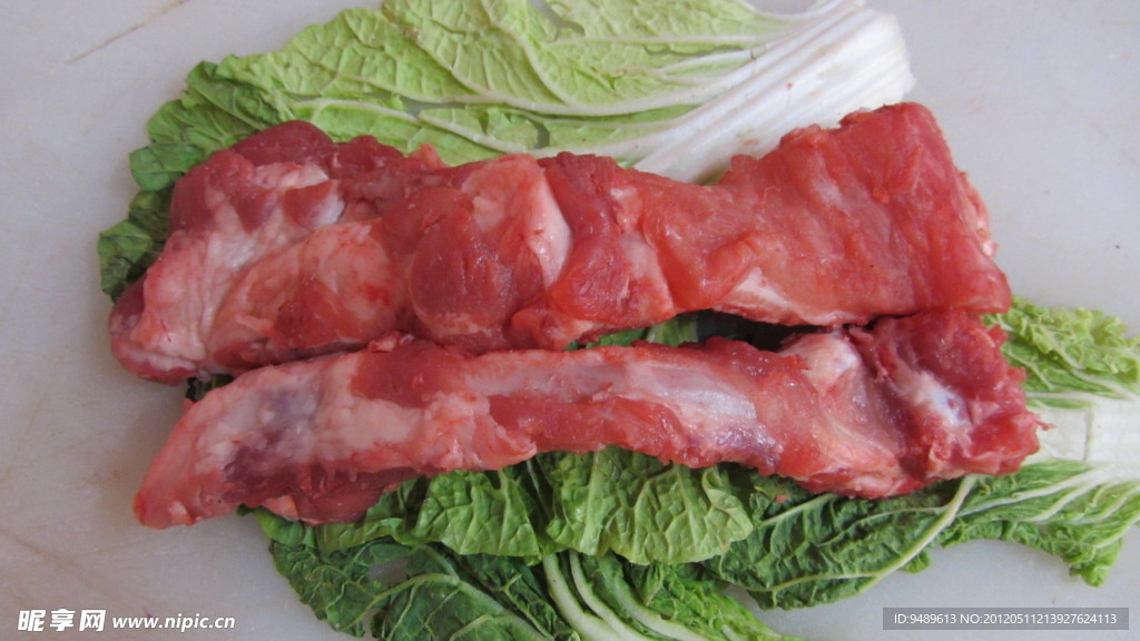 带肉排骨