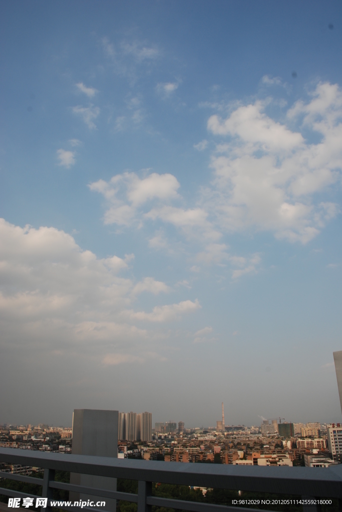 城市 蓝天白云 天空
