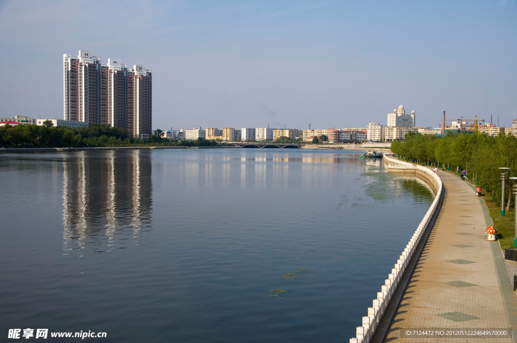 齐齐哈尔 海岸远景
