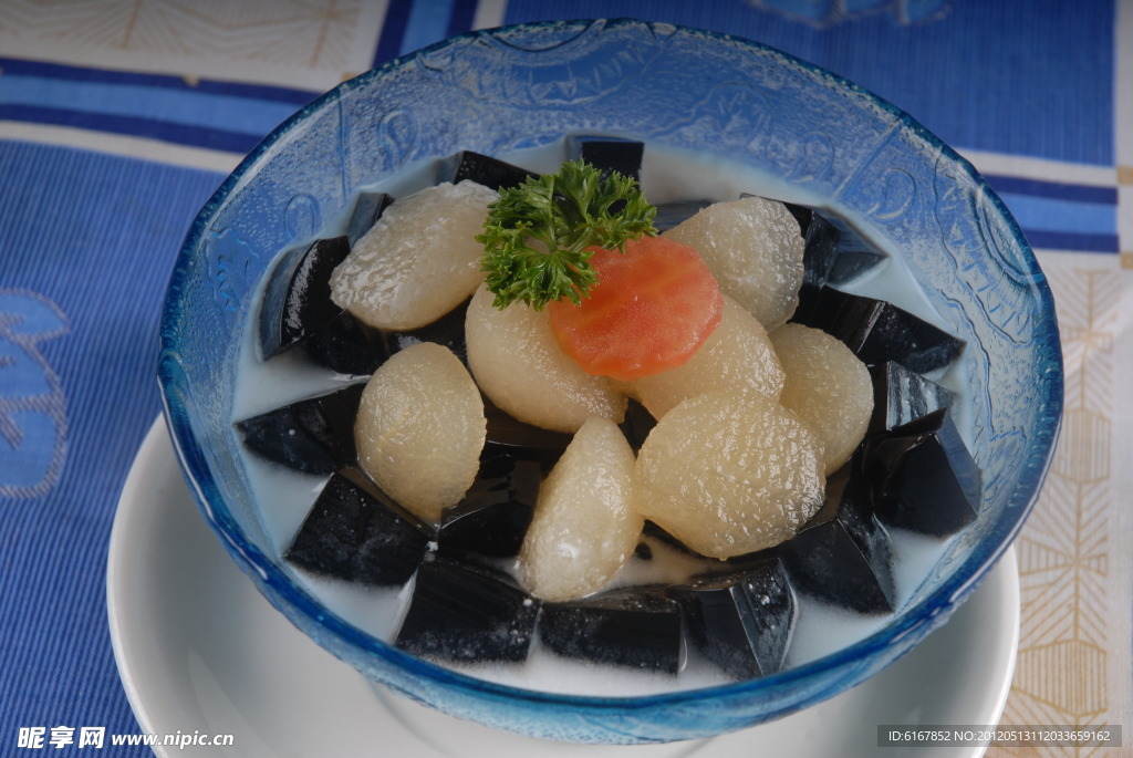 龟苓膏炖雪梨