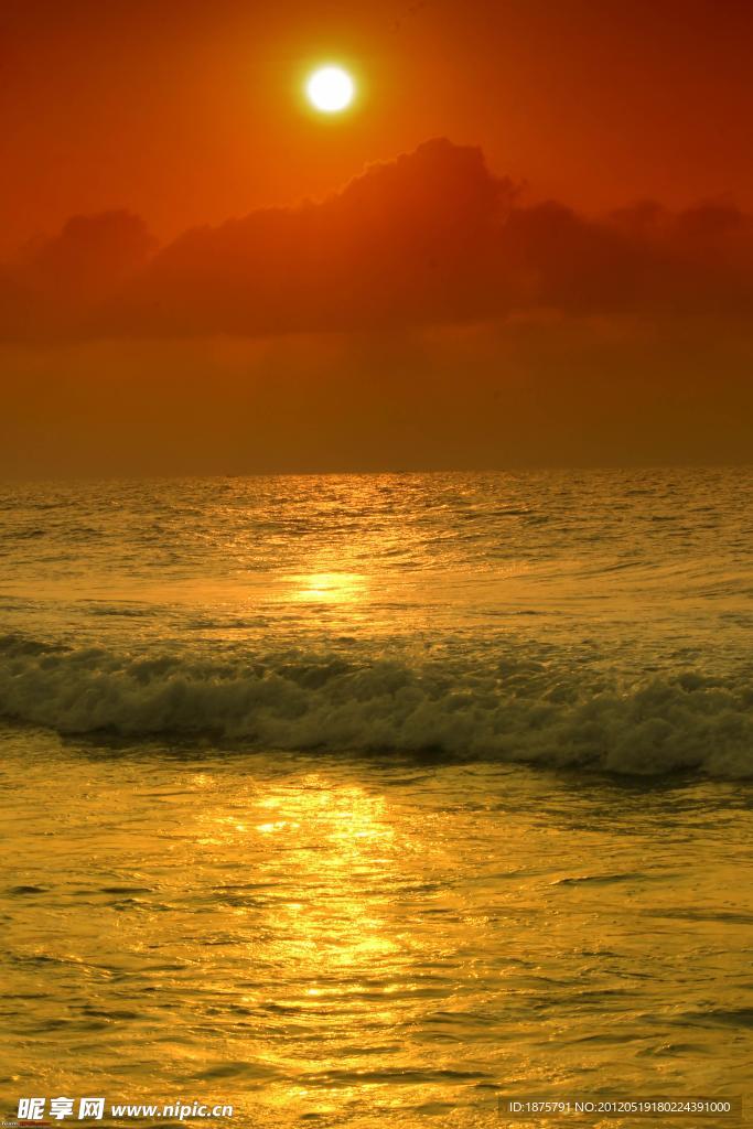 海上日出
