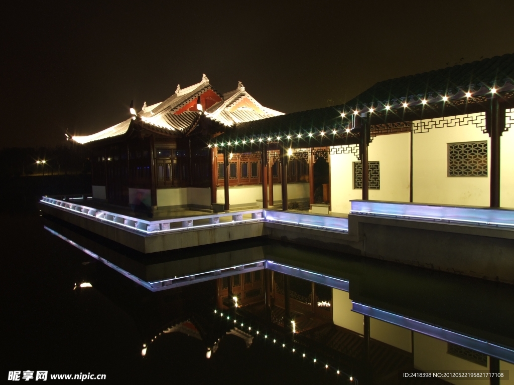 亭台楼阁夜景
