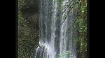 山泉溪水瀑布