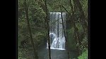 山泉溪水瀑布