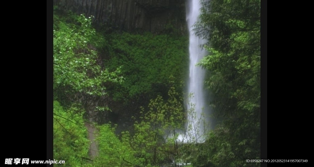 山泉溪水瀑布