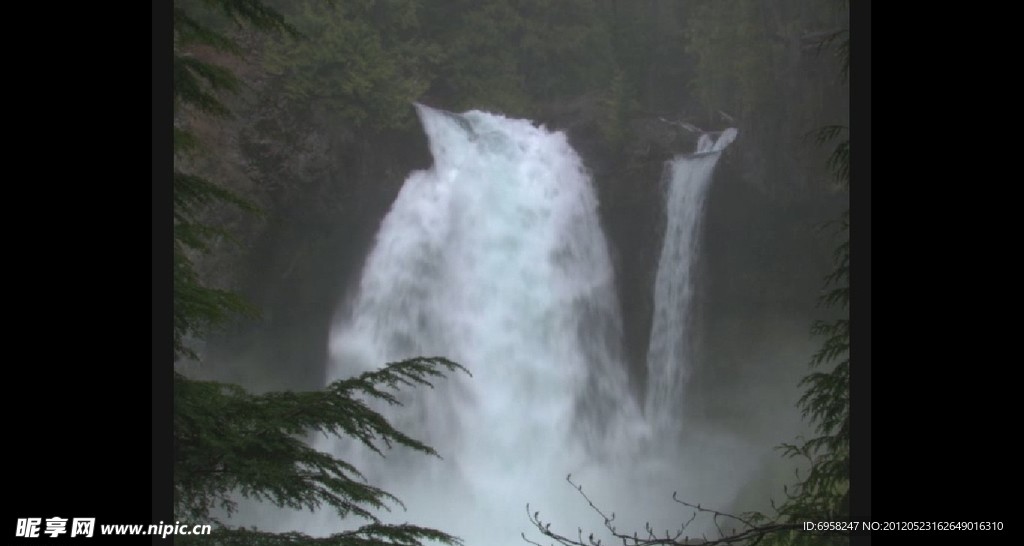 山泉溪水瀑布