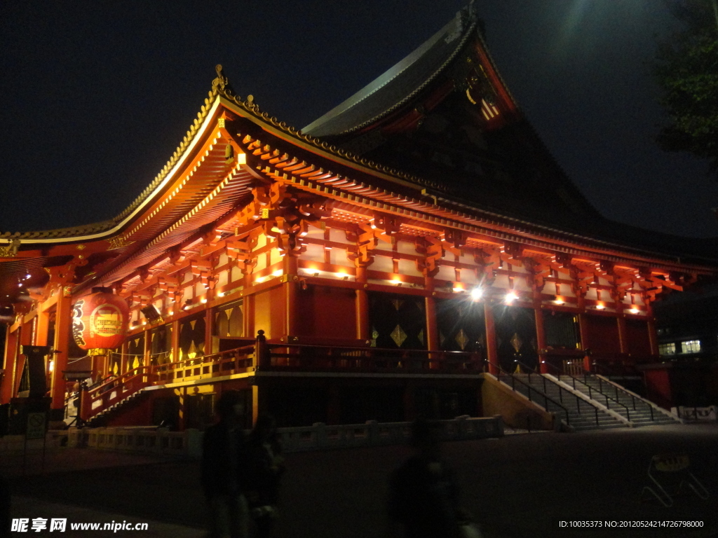 夜晚四角楼（非高清）