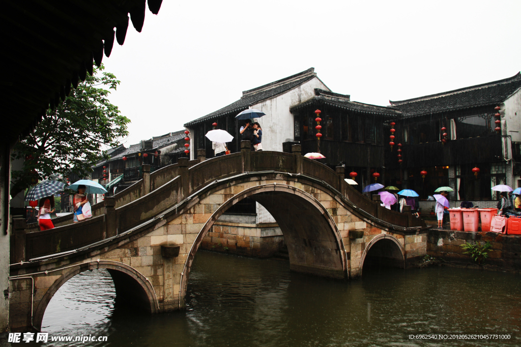 雨中西塘