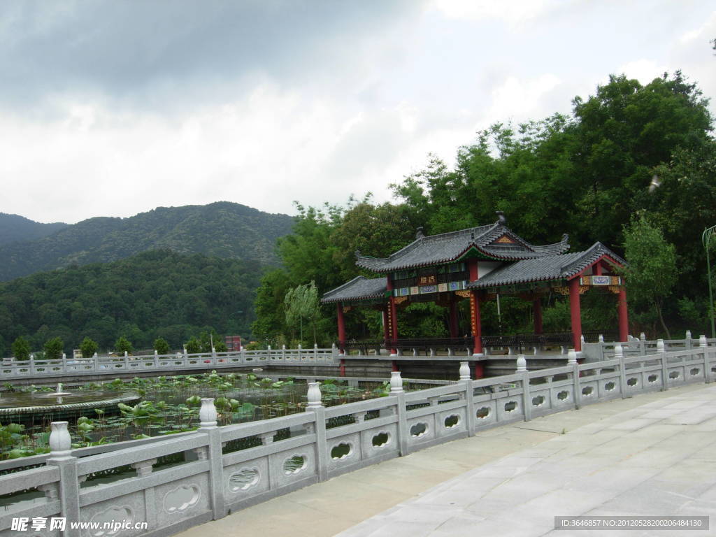 酥寥寺庙