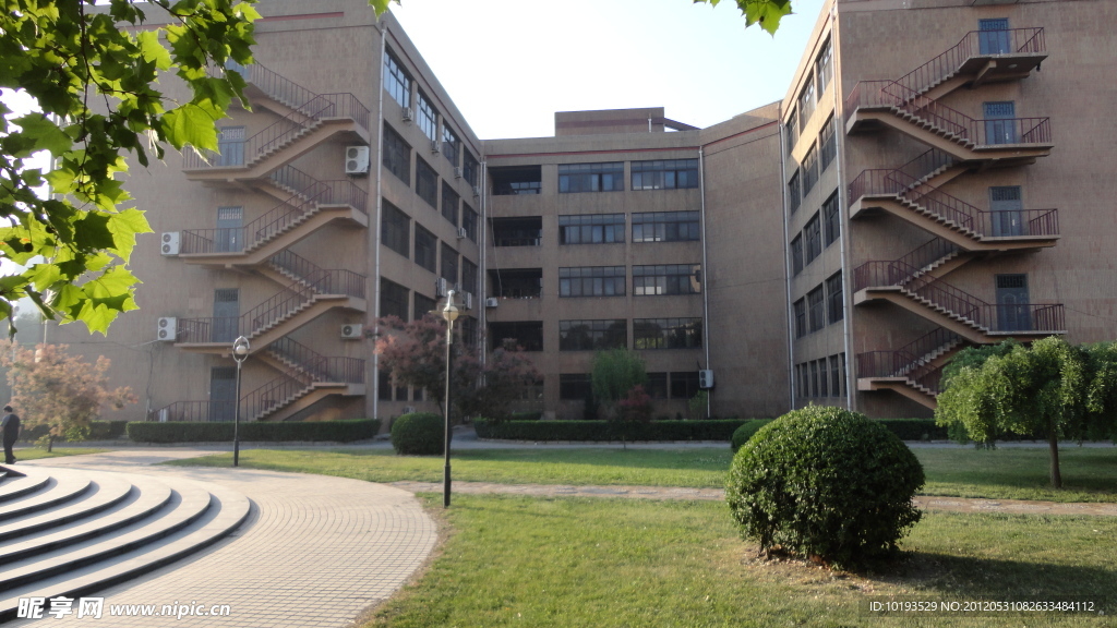 南开大学 新图书馆