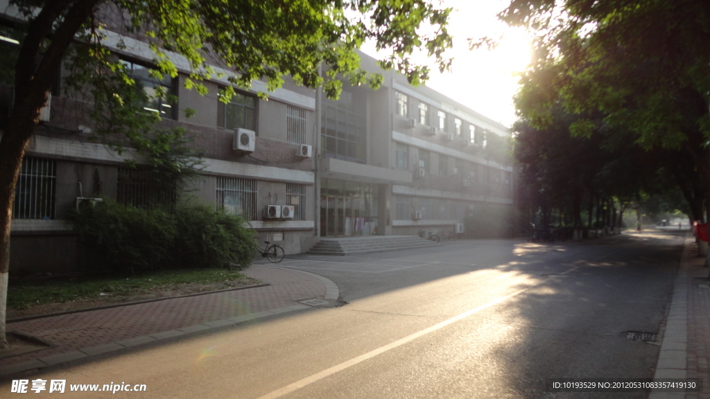 南开大学 数学科学学院