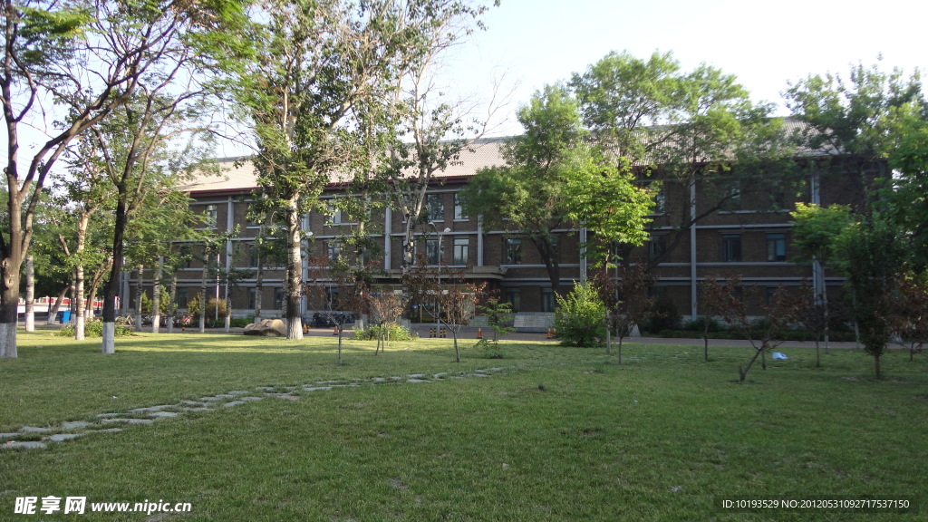 南开大学 物理科学学院