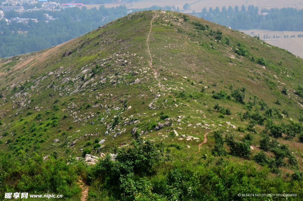 去山顶的小路