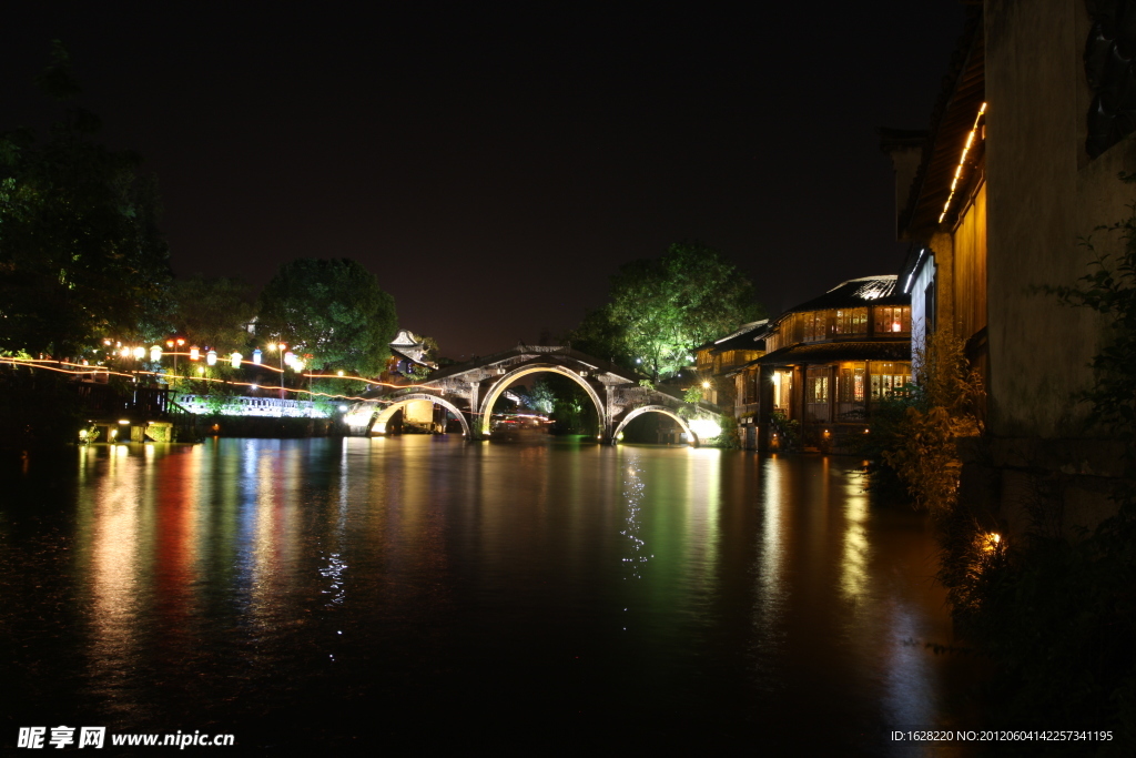 浙江乌镇水乡夜景摄影照片