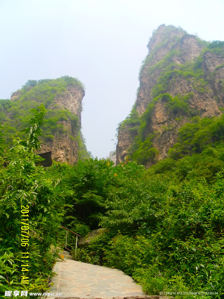 奇峰峻秀