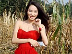 红衣美女