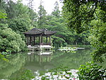 水边凉亭