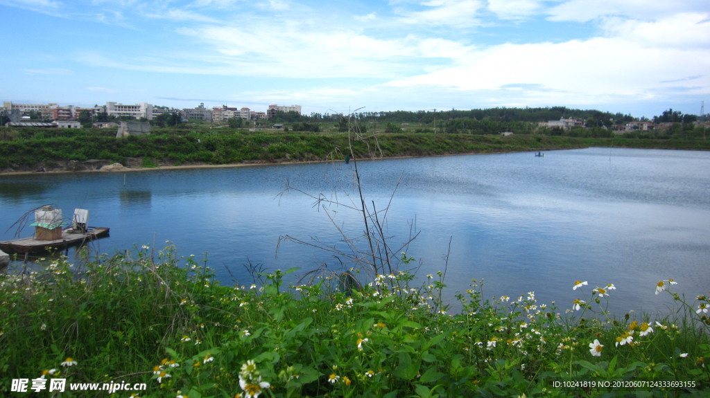 平静水面