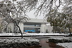 北京语言大学雪景体育馆
