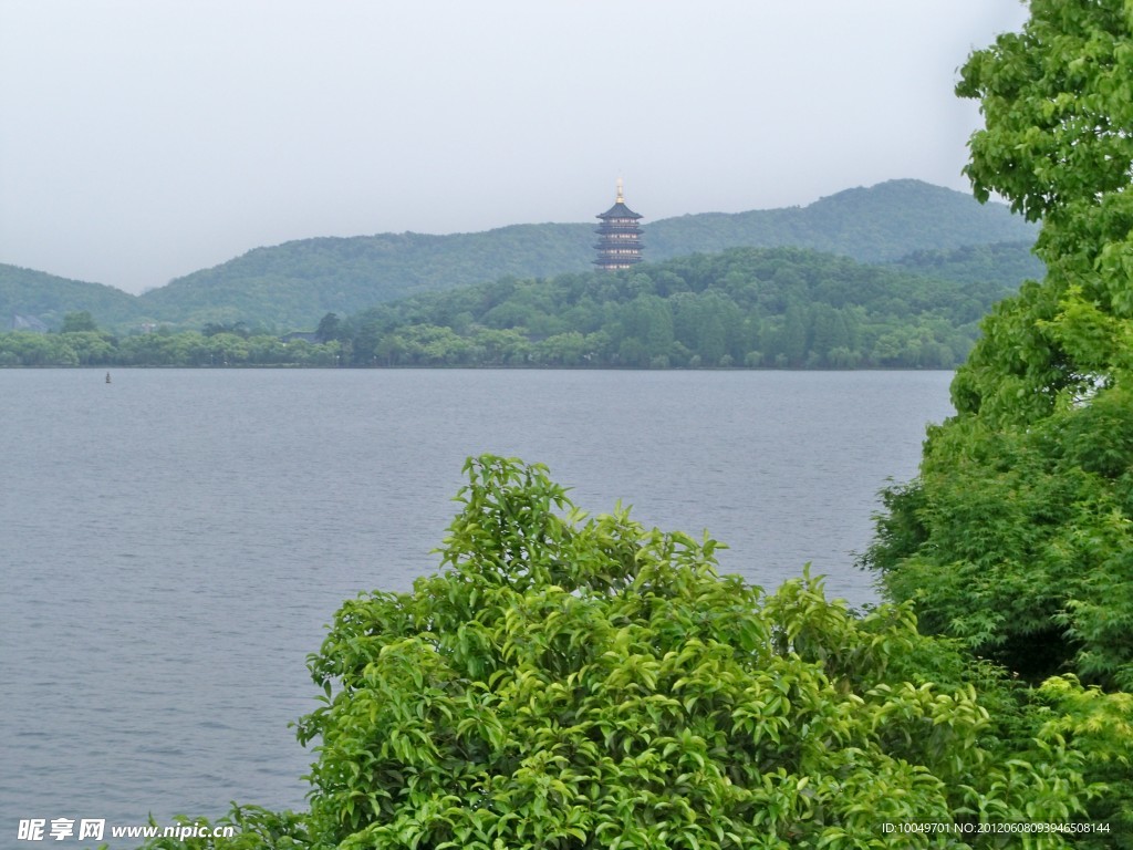 雷峰塔远景照